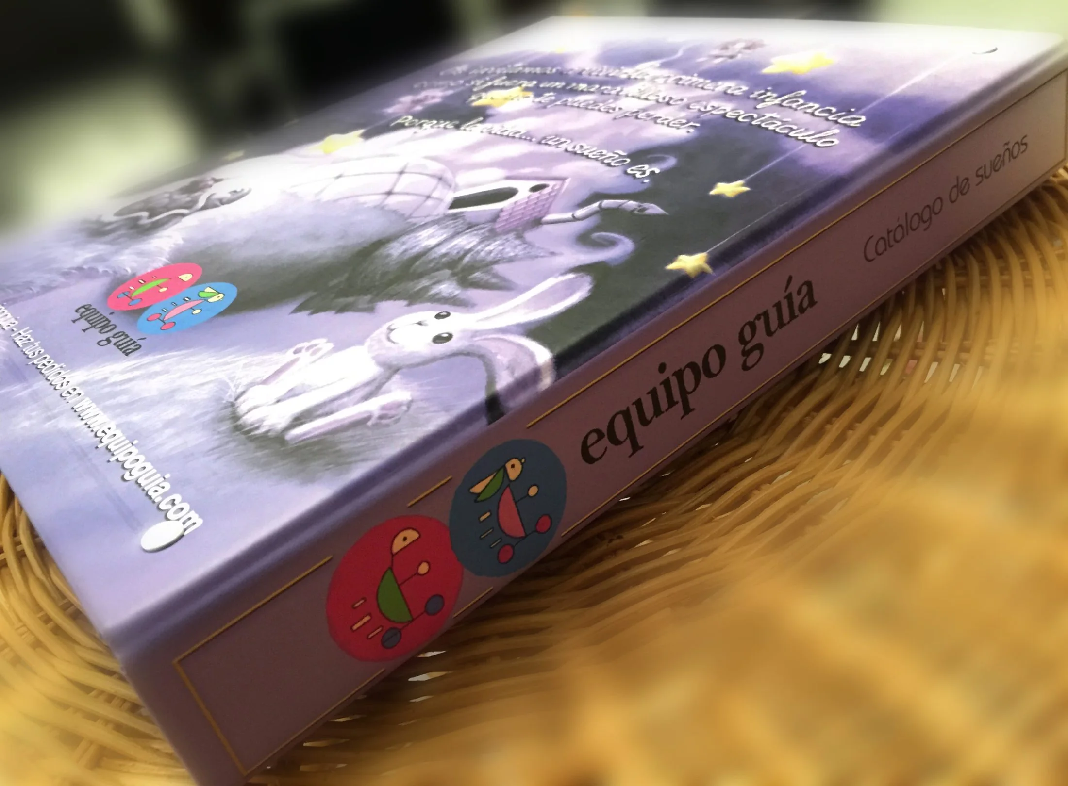 Catálogo de Sueños — lomo de la carpeta
